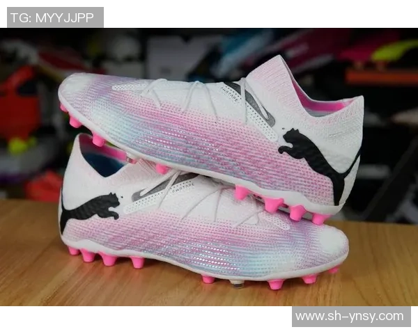 各大品牌超级球星足球鞋重量对比及性能分析