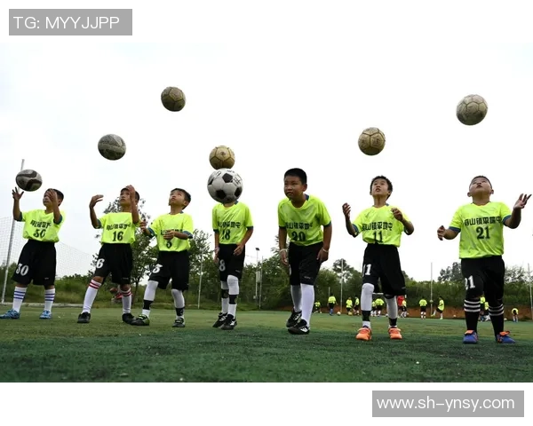 莱克带领球队迎接新挑战:从天赋少年到世界级球星的崛起之路 莱克带领球队迎接新挑战:从天赋少年到世界级球星的崛起之路