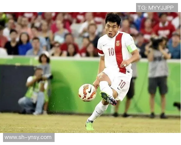 本泽马足球五星球星卡珍藏版评析：传奇前锋的闪耀瞬间与历史价值